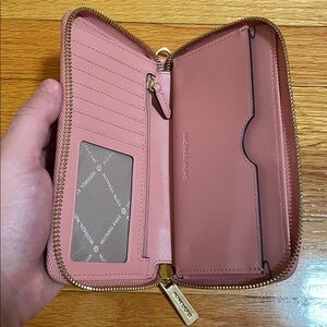 Michael Kors Jet Set Travel Large flat multifunction phone case Wallet Wristlet